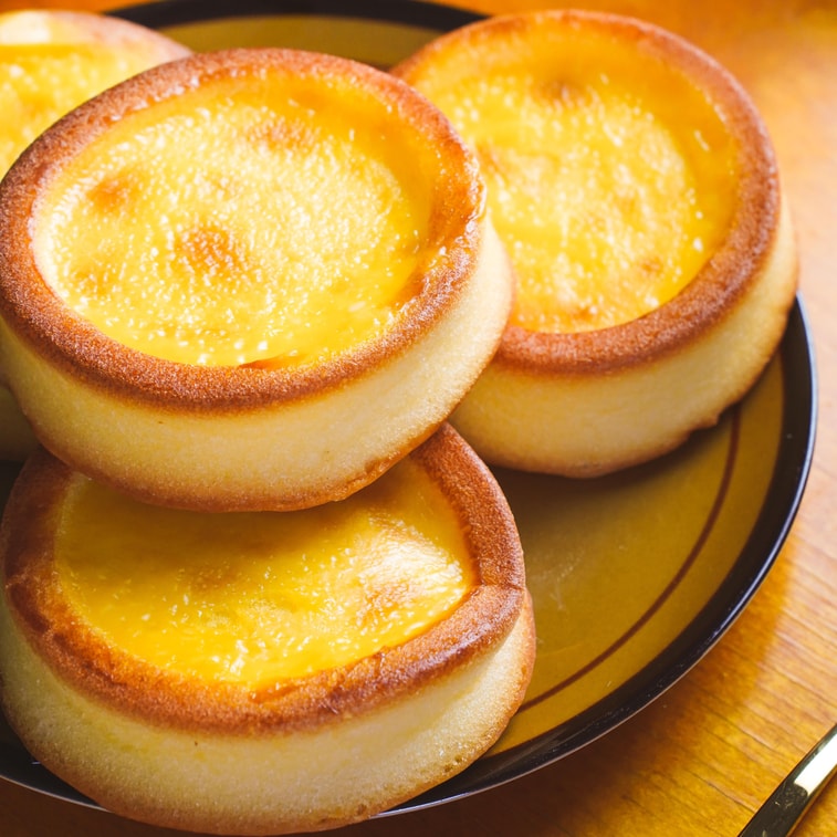 Egg Tarts Cake